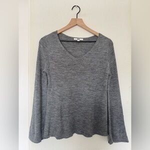 Uniqlo Gray Merino Wool Bell Sleeve Sweater Size Medium